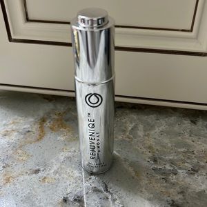 Open box brand new Monat oil